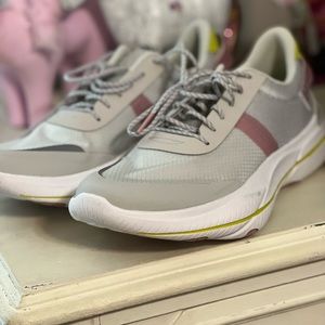 Sorel  Explorer Blitz Leisure Lace women’s shoe